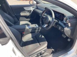 Mercedes Benz CLA full