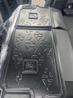 Toyota Yaris Cross full