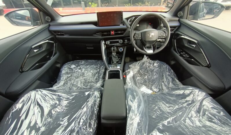 Toyota Yaris Cross full