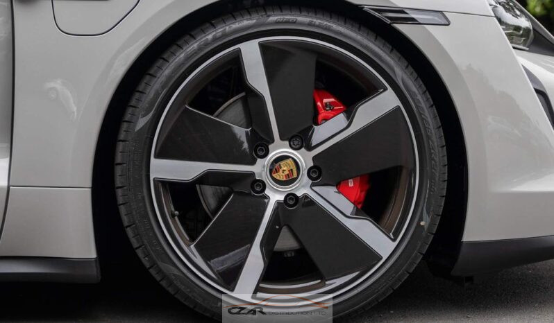 Porsche Taycan full