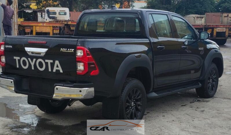 Toyota Hilux | Black Edition full