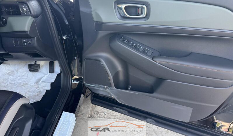 Honda Vezel X-Hunt full