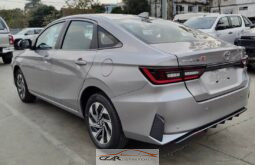 Toyota Yaris ATIV Premium full