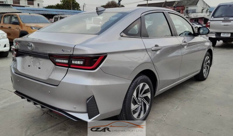 Toyota Yaris ATIV Premium full