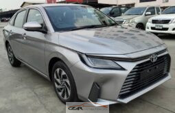 Toyota Yaris ATIV Premium full