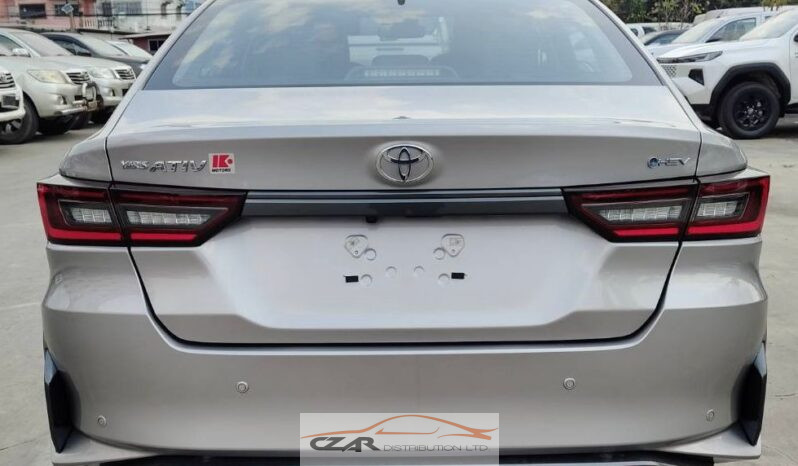 Toyota Yaris ATIV Premium full