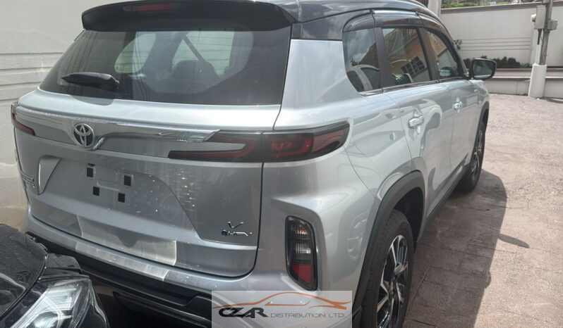 Toyota Hyryder V Strong full