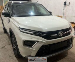 Toyota Hyryder V Strong full