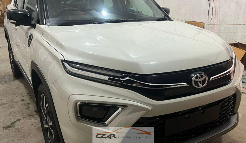 Toyota Hyryder V Strong full